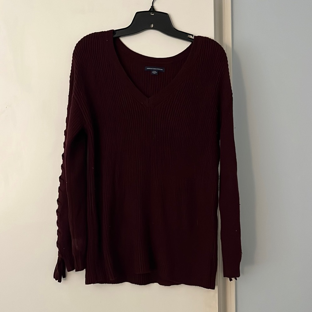 american eagle maroon vneck sweater, size S